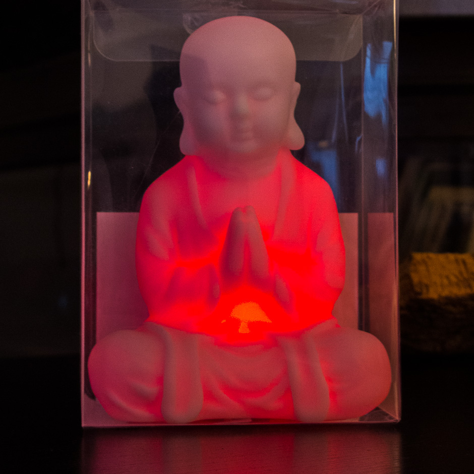 buddha in der box - rot | 2013